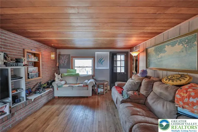 $380,000 | 10365 Old 22, Kutztown, PA 19530