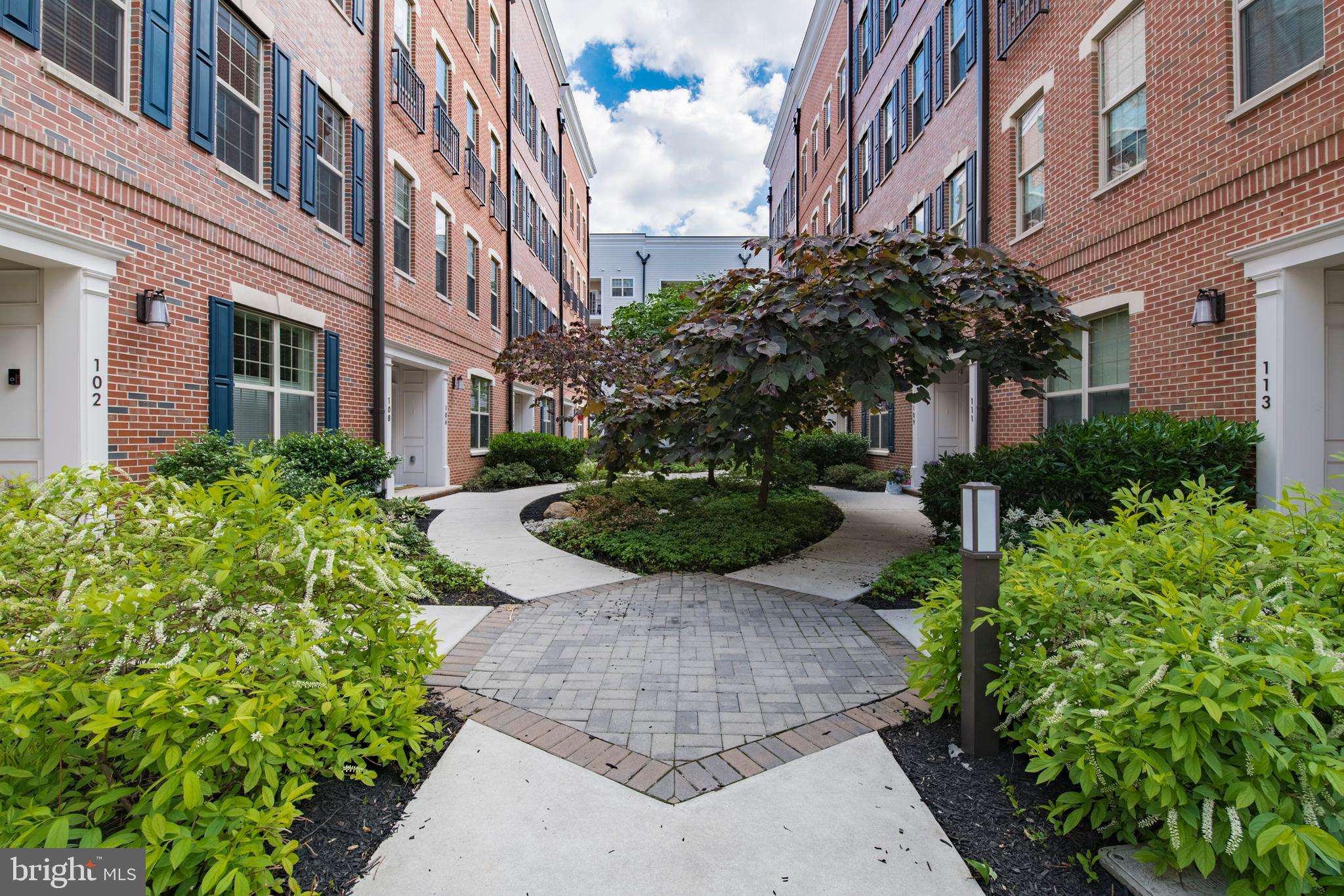 104 Brinley Court Philadelphia, PA 19146 - Photo 5 of 43