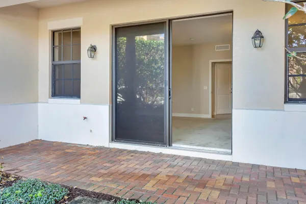 $798,500 | 504 Del Sol Circle, Tequesta, FL 33469