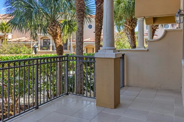$798,500 | 504 Del Sol Circle, Tequesta, FL 33469