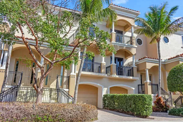 $798,500 | 504 Del Sol Circle, Tequesta, FL 33469