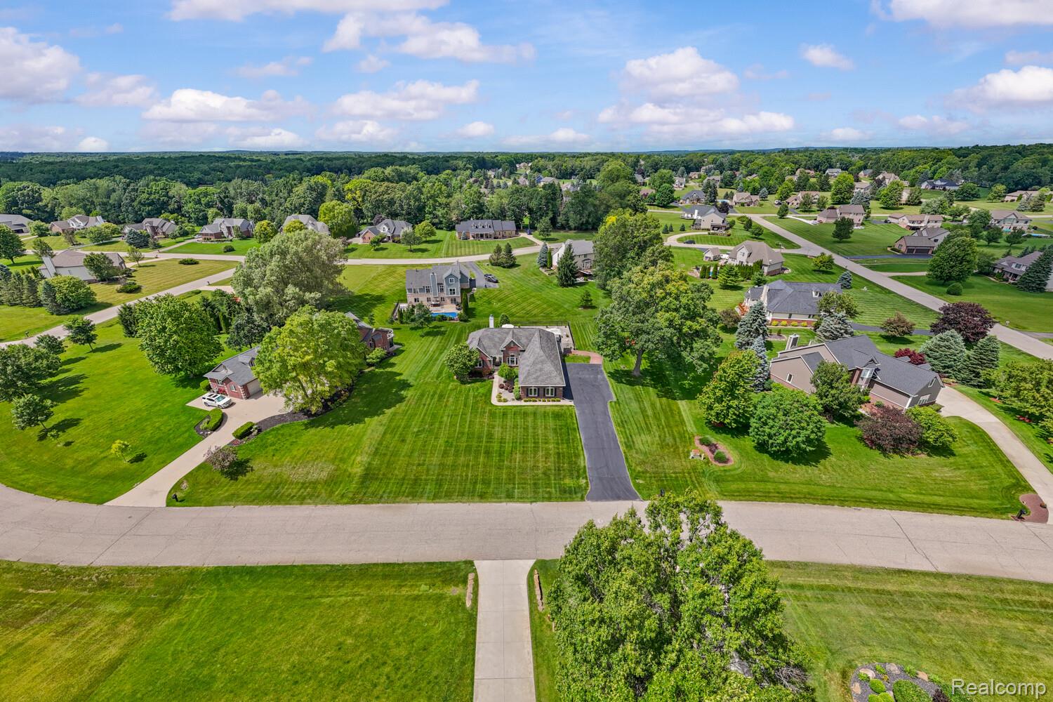 1131 Thorn Ridge Drive Howell, MI 48843 - Photo 44 of 47 49_1131_Thorn_Ridge_Dr6_mls.jpg
