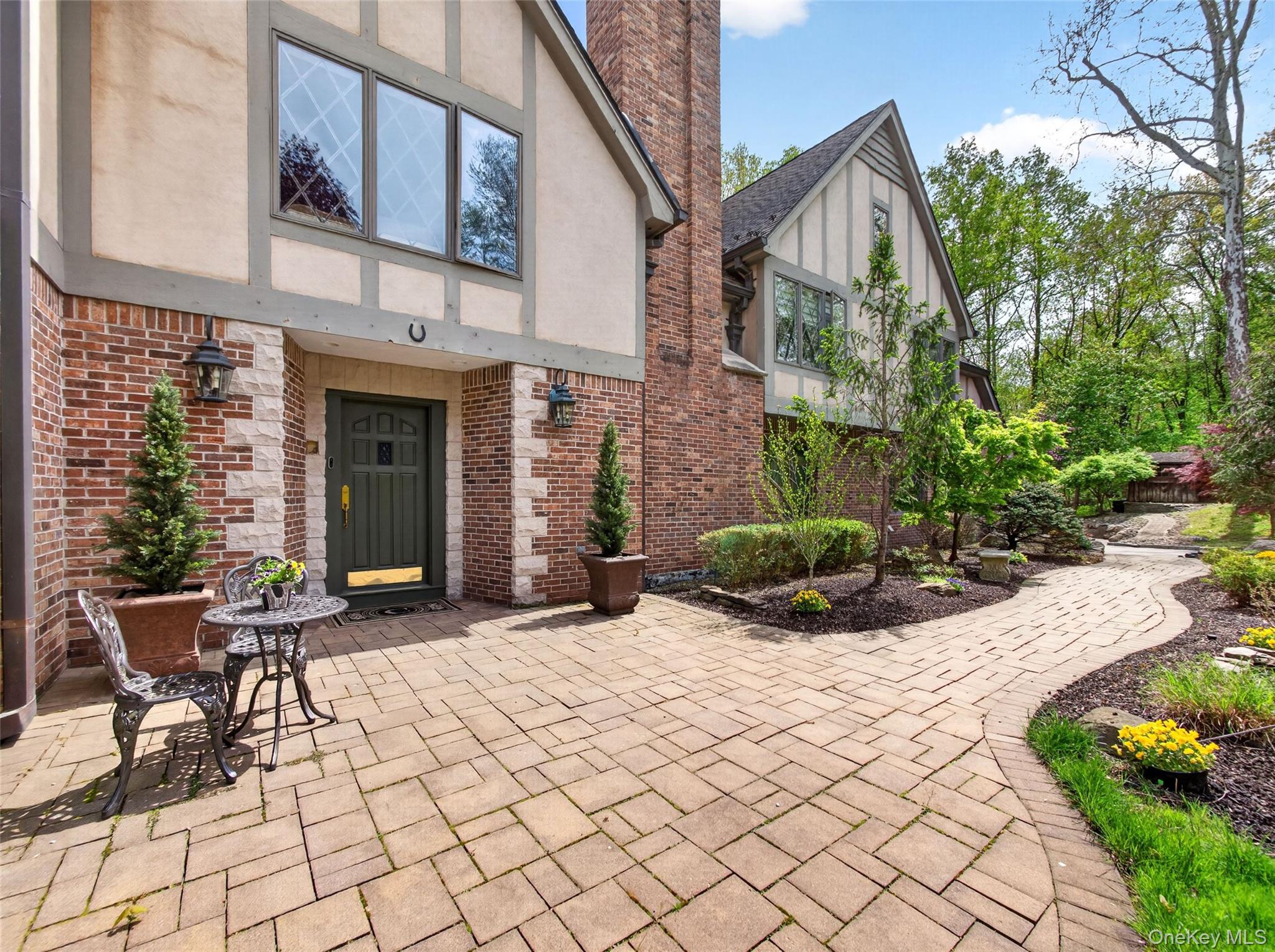 4 Abbey Road West Nyack, NY 10994 - Photo 3 of 48