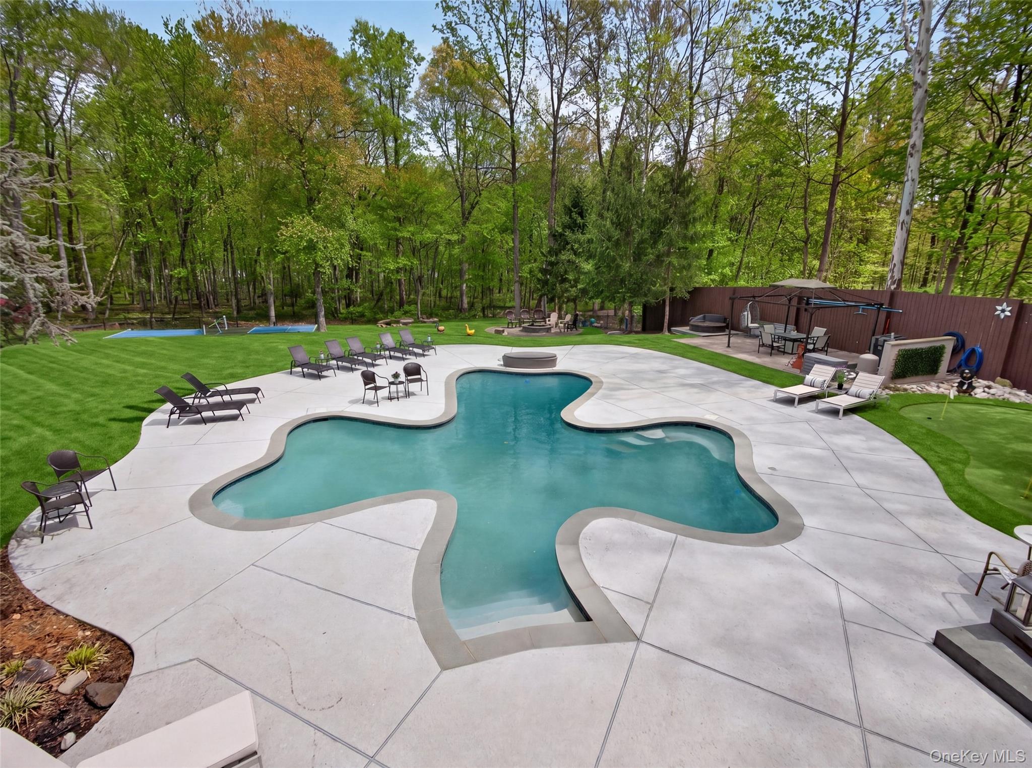 4 Abbey Road West Nyack, NY 10994 - Photo 41 of 48