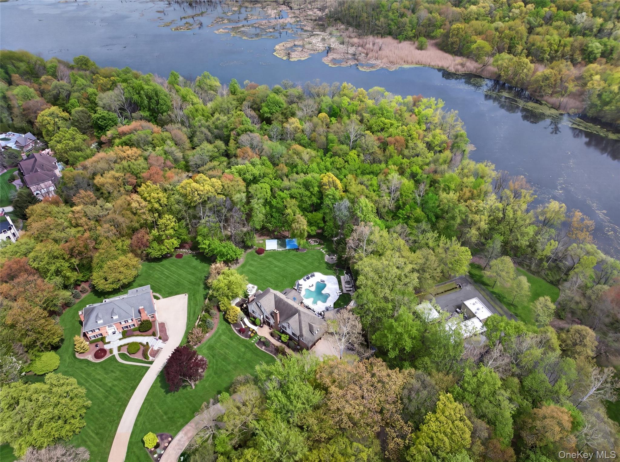 4 Abbey Road West Nyack, NY 10994 - Photo 5 of 48