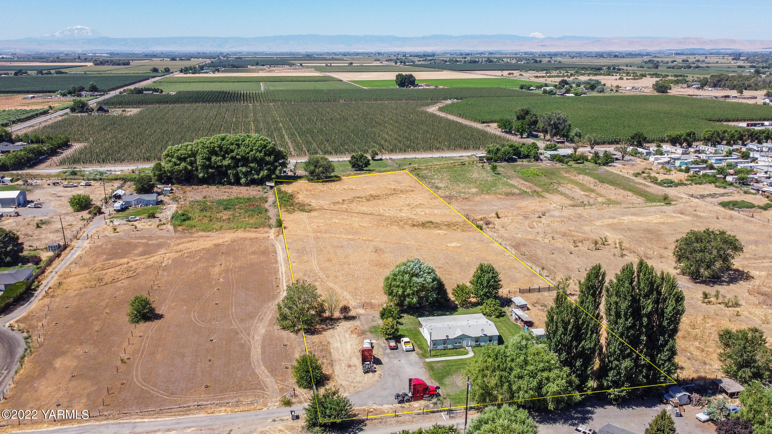 221 Rowberry Way Toppenish, WA 98948 - Photo 7 of 31 an aerial view of a houses with outdoor space