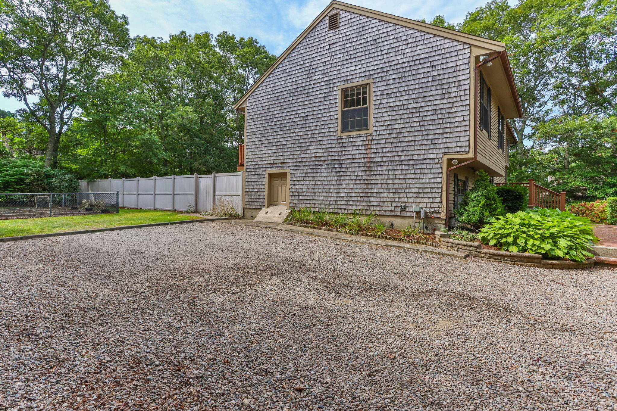 2 Robin Road Sandwich, MA 02563 - Photo 6 of 35 8-web-or-mls-2-robin-rd