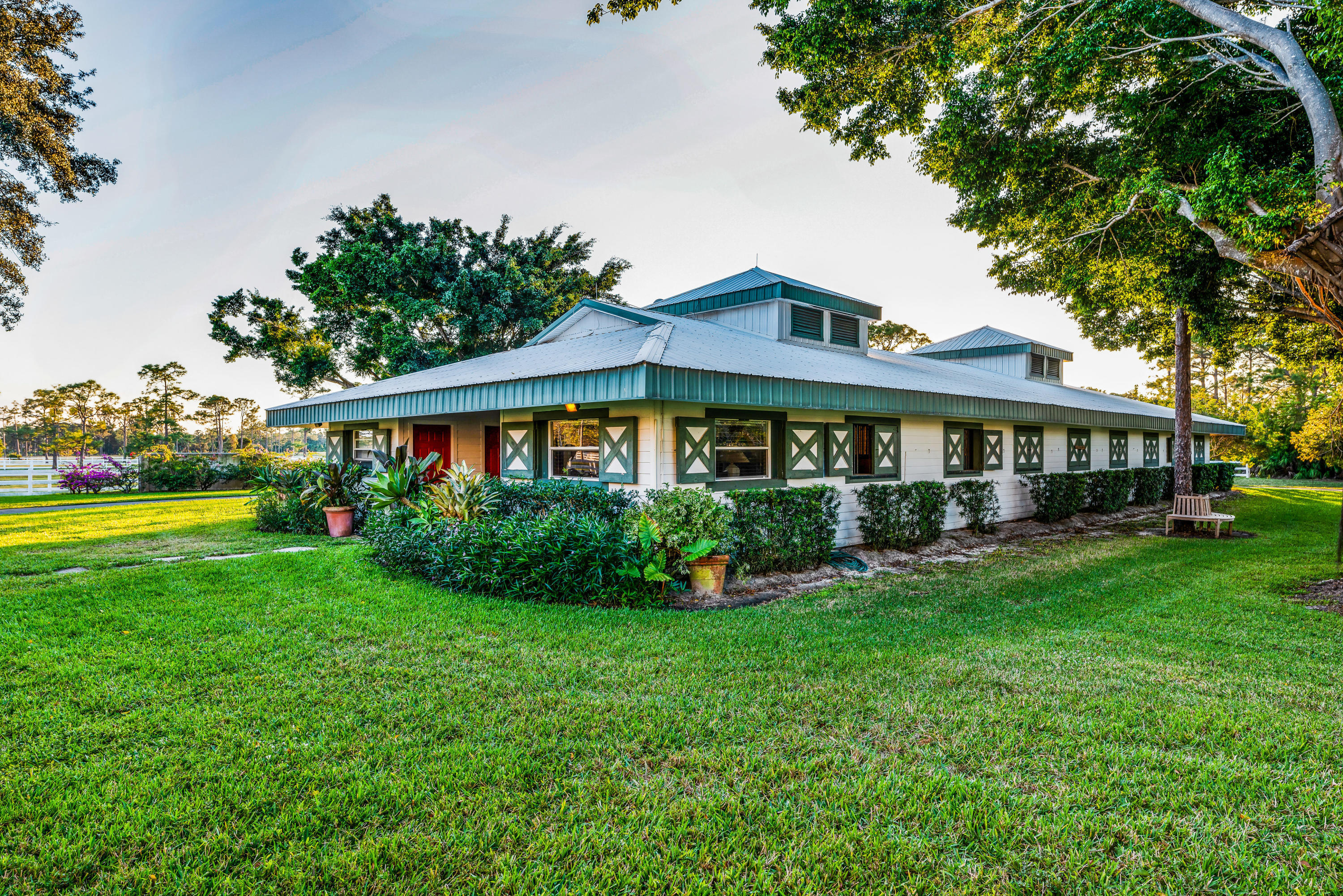 1101 Southeast Ranch Road Northeast Jupiter, FL 33478 - Photo 31 of 51 Barn