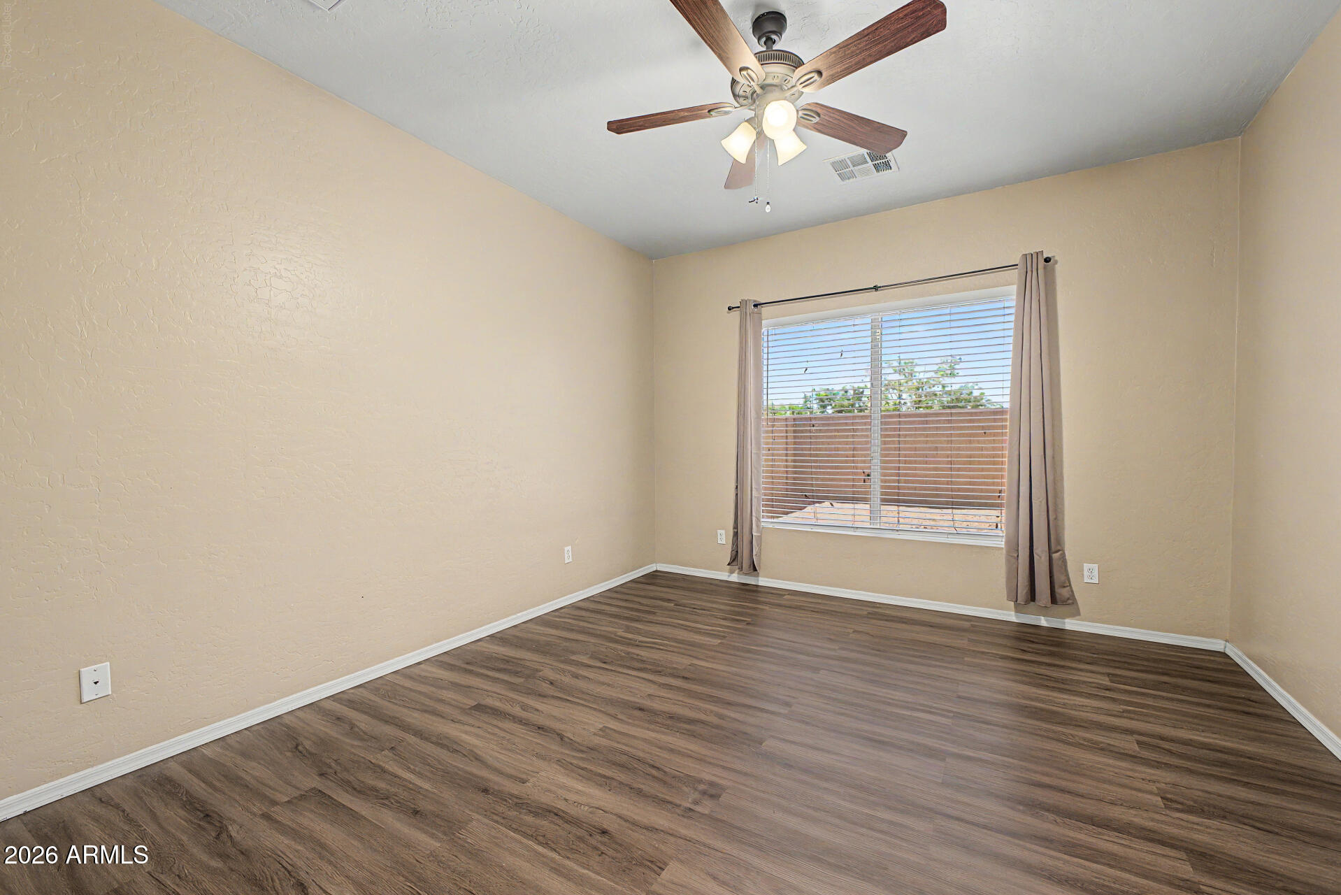14867 West Wethersfield Road Surprise, AZ 85379 - Photo 8 of 19 16 - Wethersfield 14867