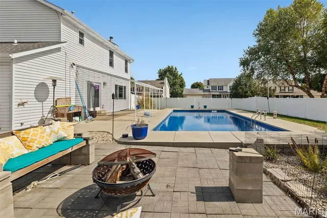 $395,000 | 323 Moultrie Lane, O'Fallon, IL 62269