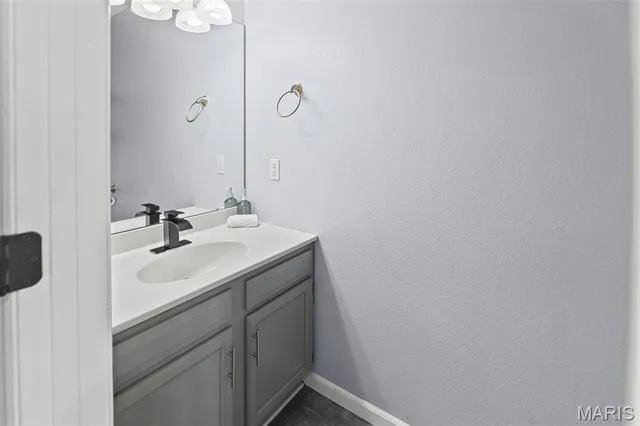 $395,000 | 323 Moultrie Lane, O'Fallon, IL 62269