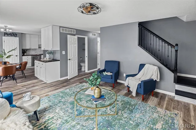 $395,000 | 323 Moultrie Lane, O'Fallon, IL 62269