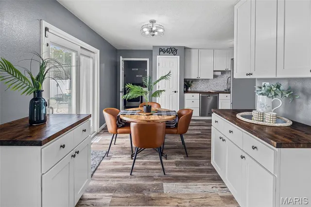 $395,000 | 323 Moultrie Lane, O'Fallon, IL 62269