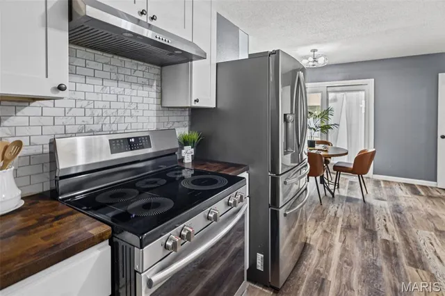 $395,000 | 323 Moultrie Lane, O'Fallon, IL 62269