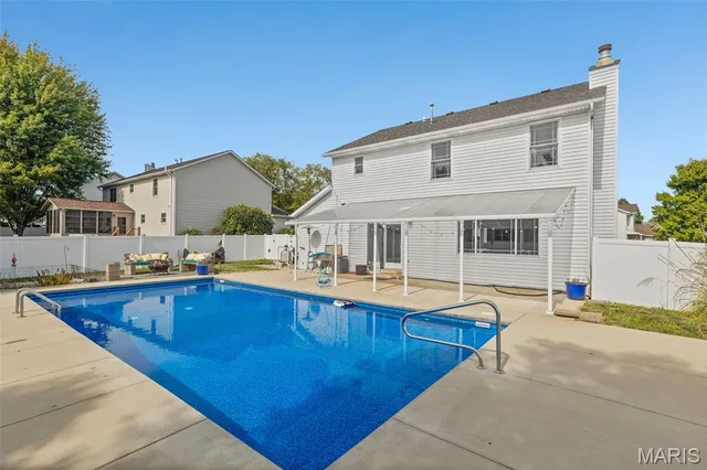 $395,000 | 323 Moultrie Lane, O'Fallon, IL 62269