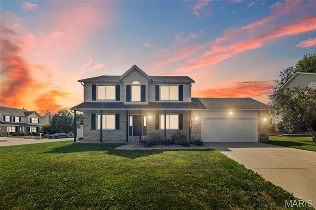 $395,000 | 323 Moultrie Lane, O'Fallon, IL 62269