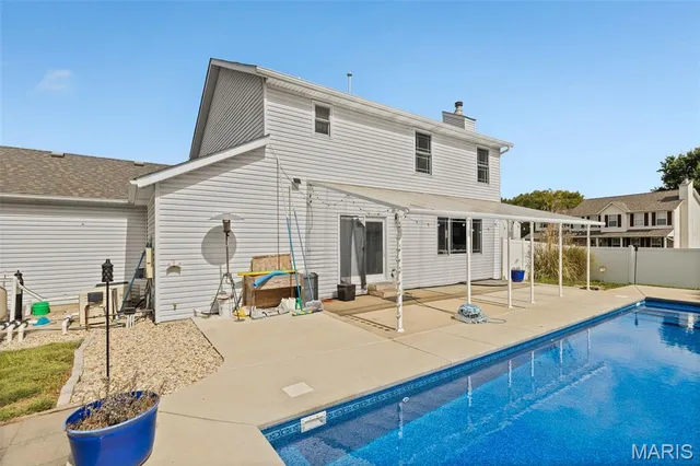 $395,000 | 323 Moultrie Lane, O'Fallon, IL 62269