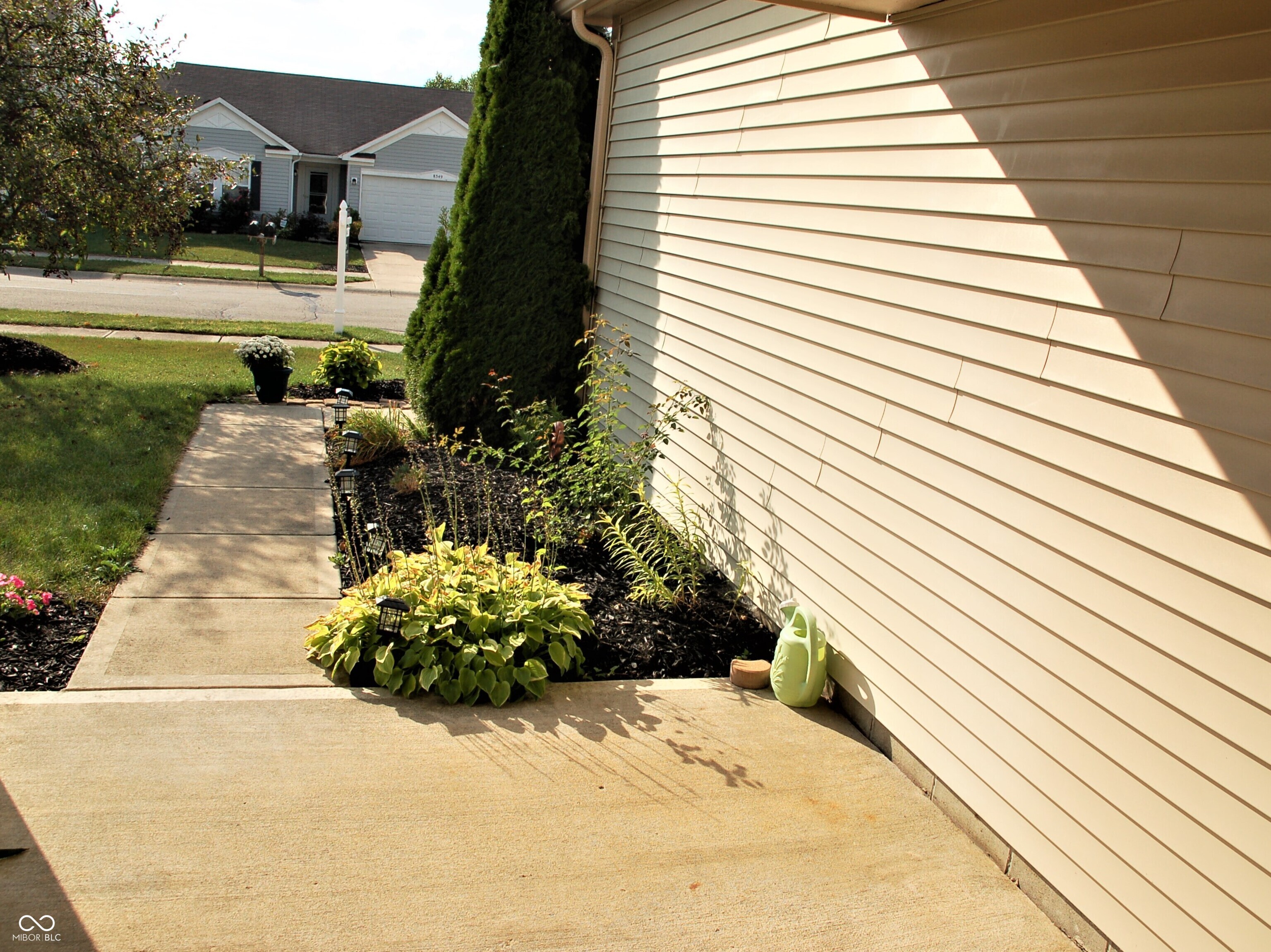 8348 South Swimming Hole Lane Pendleton, IN 46064 - Photo 3 of 32