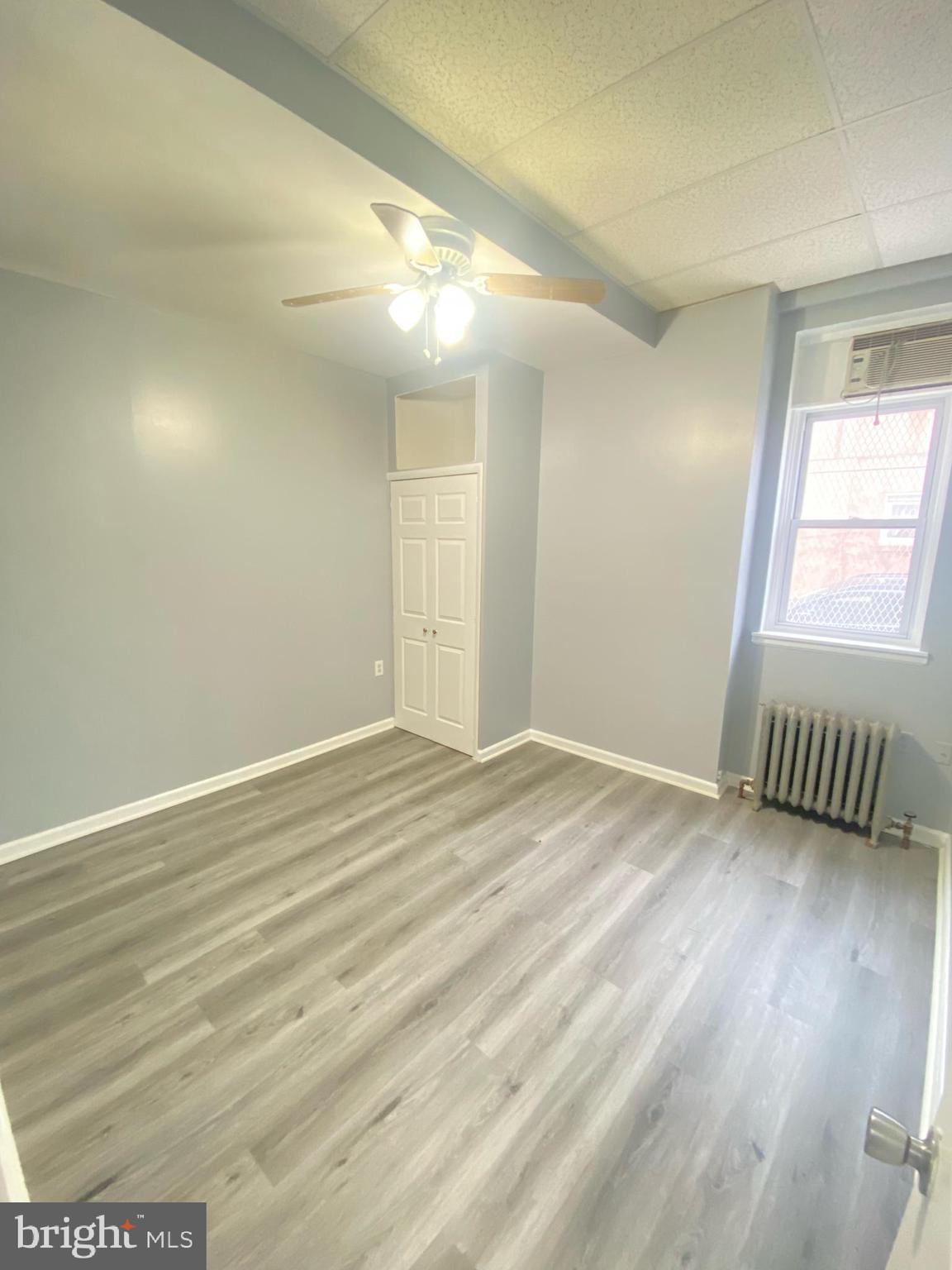2013 South 5th Street Philadelphia, PA 19148 - Photo 6 of 16 Bright, airy room with modern finishes.