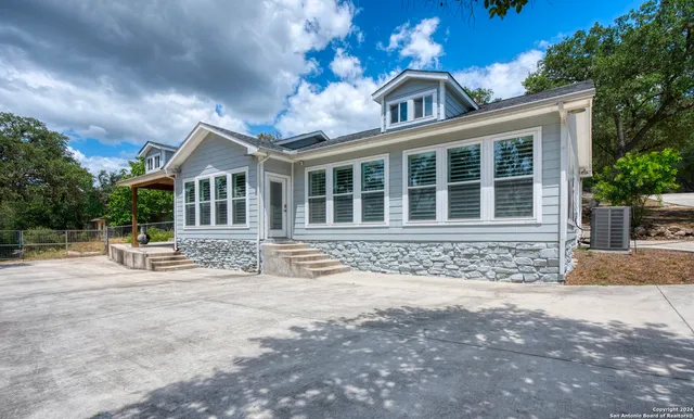 $639,995 | 12501 Park Road 37, Lakehills, TX 78063