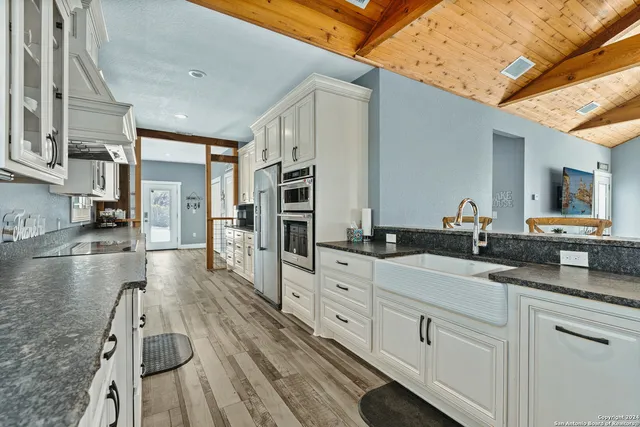 $639,995 | 12501 Park Road 37, Lakehills, TX 78063