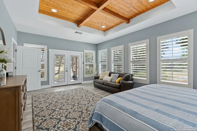 $639,995 | 12501 Park Road 37, Lakehills, TX 78063