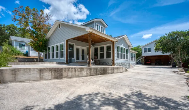 $639,995 | 12501 Park Road 37, Lakehills, TX 78063