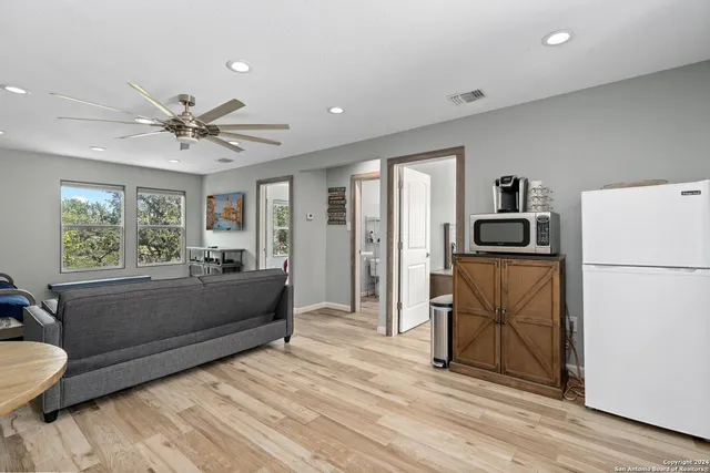 $639,995 | 12501 Park Road 37, Lakehills, TX 78063