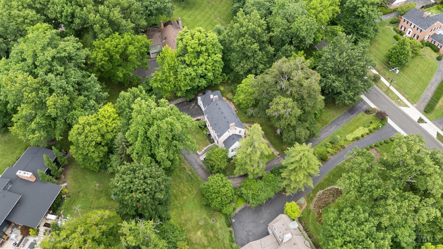 555 Reily Road Wyoming, OH 45215 - Photo 4 of 53