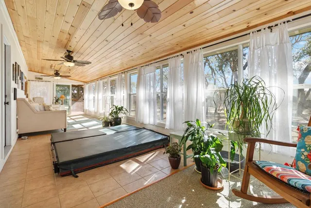 $998,900 | 165 Mari-b Center Point, Center Point, TX 78010