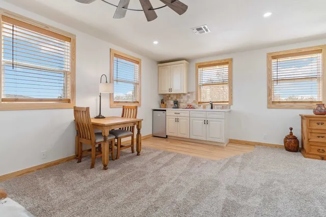 $998,900 | 165 Mari-b Center Point, Center Point, TX 78010