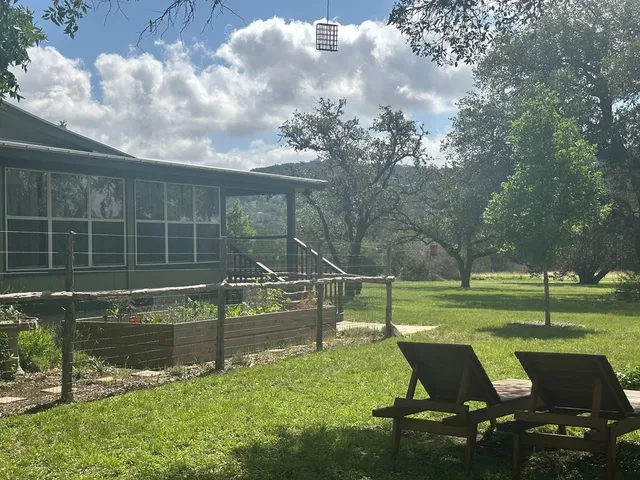 $998,900 | 165 Mari-b Center Point, Center Point, TX 78010