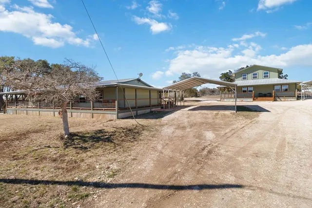 $998,900 | 165 Mari-b Center Point, Center Point, TX 78010