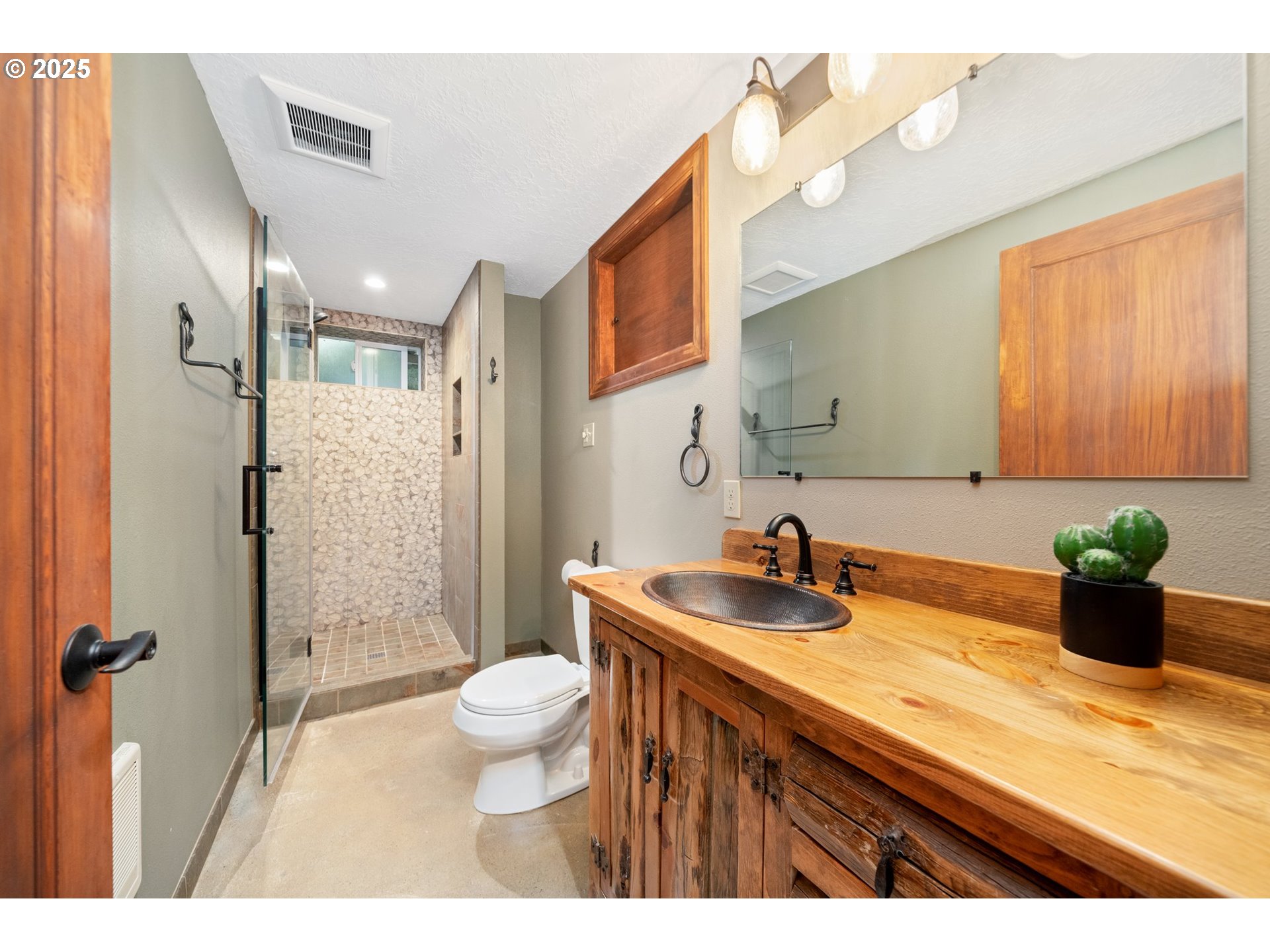 660 Southwest Evans Street Portland, OR 97219 - Photo 30 of 36