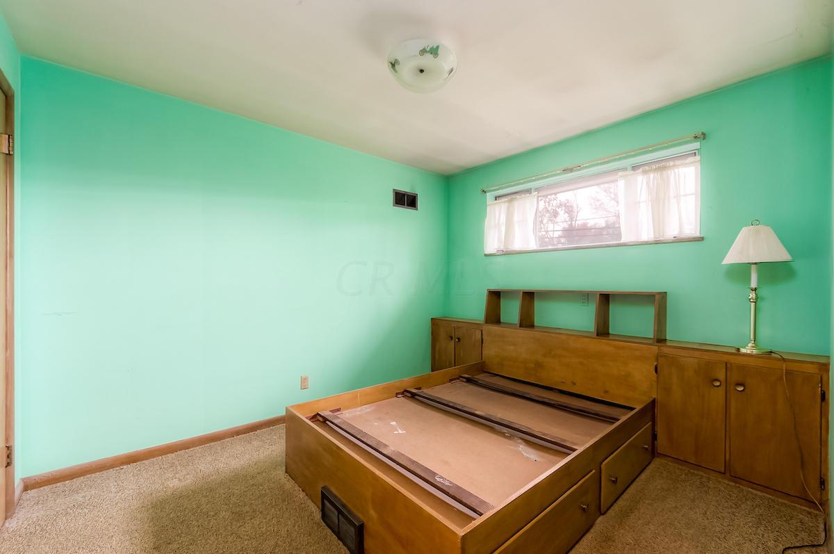 2260 Middlesex Road Columbus, OH 43220 - Photo 9 of 21
