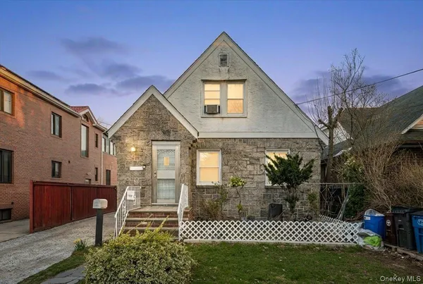 $1,235,000 | 171-08 84th Road | Jamaica Hillcrest