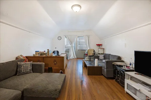 $1,235,000 | 171-08 84th Road | Jamaica Hillcrest