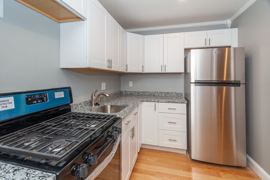 32 Juniper Street, Unit 91 Brookline, MA 02445 - Photo 3 of 10