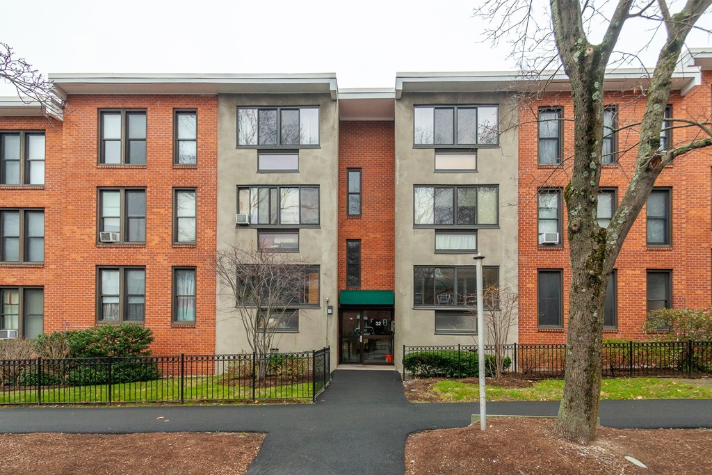 32 Juniper Street, Unit 91 Brookline, MA 02445 - Photo 10 of 10