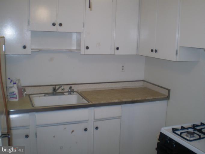 3607 Chapman Road, Unit ROAD Randallstown, MD 21133 - Photo 1 of 16 Kitchen