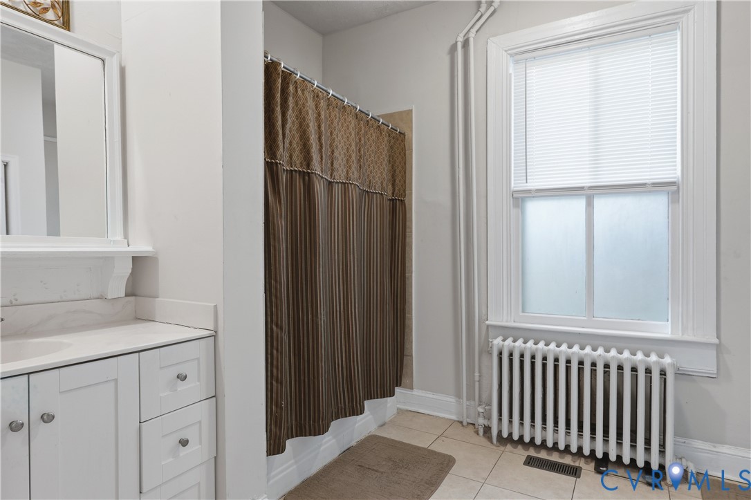 3405 East Broad Rock Road Richmond, VA 23224 - Photo 12 of 22 Large downstairs full bath