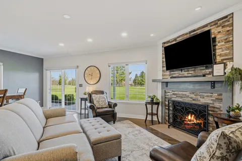 $304,900 | 584 Geneva National Avenue North, Unit 6-49, Geneva, WI 53147