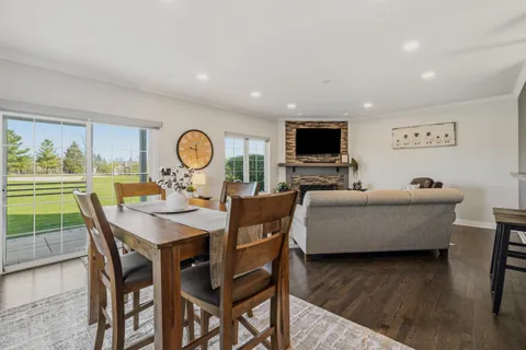 $304,900 | 584 Geneva National Avenue North, Unit 6-49, Geneva, WI 53147