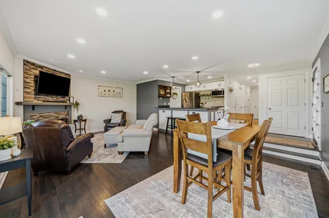 $304,900 | 584 Geneva National Avenue North, Unit 6-49, Geneva, WI 53147