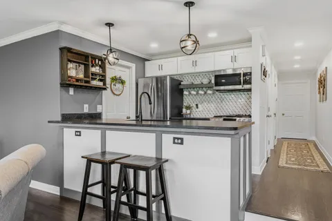 $304,900 | 584 Geneva National Avenue North, Unit 6-49, Geneva, WI 53147