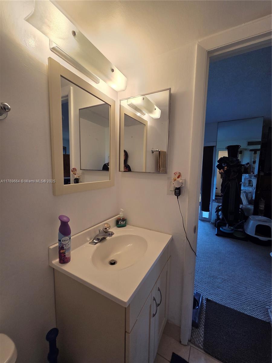 1021 Mockingbird Lane, Unit 411 Plantation, FL 33324 - Photo 24 of 42