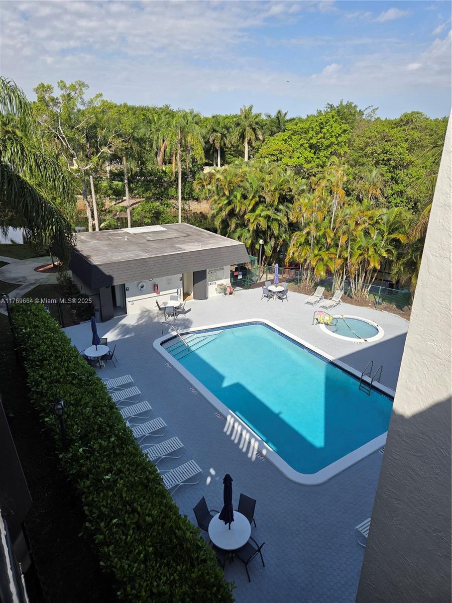 1021 Mockingbird Lane, Unit 411 Plantation, FL 33324 - Photo 28 of 42