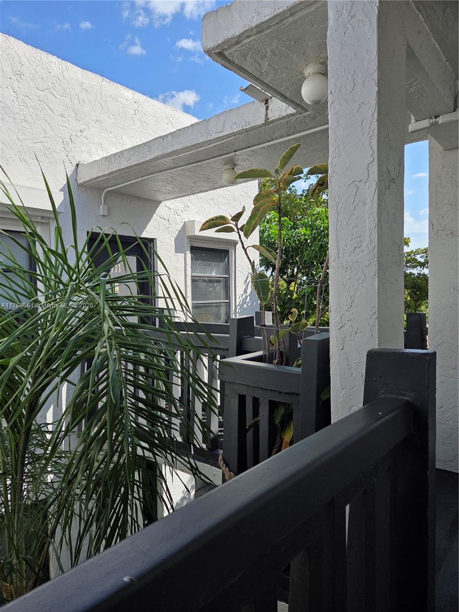 1021 Mockingbird Lane, Unit 411 Plantation, FL 33324 - Photo 30 of 42