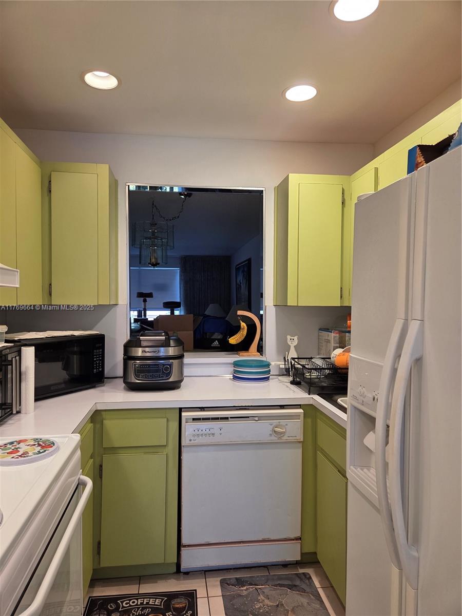 1021 Mockingbird Lane, Unit 411 Plantation, FL 33324 - Photo 3 of 42