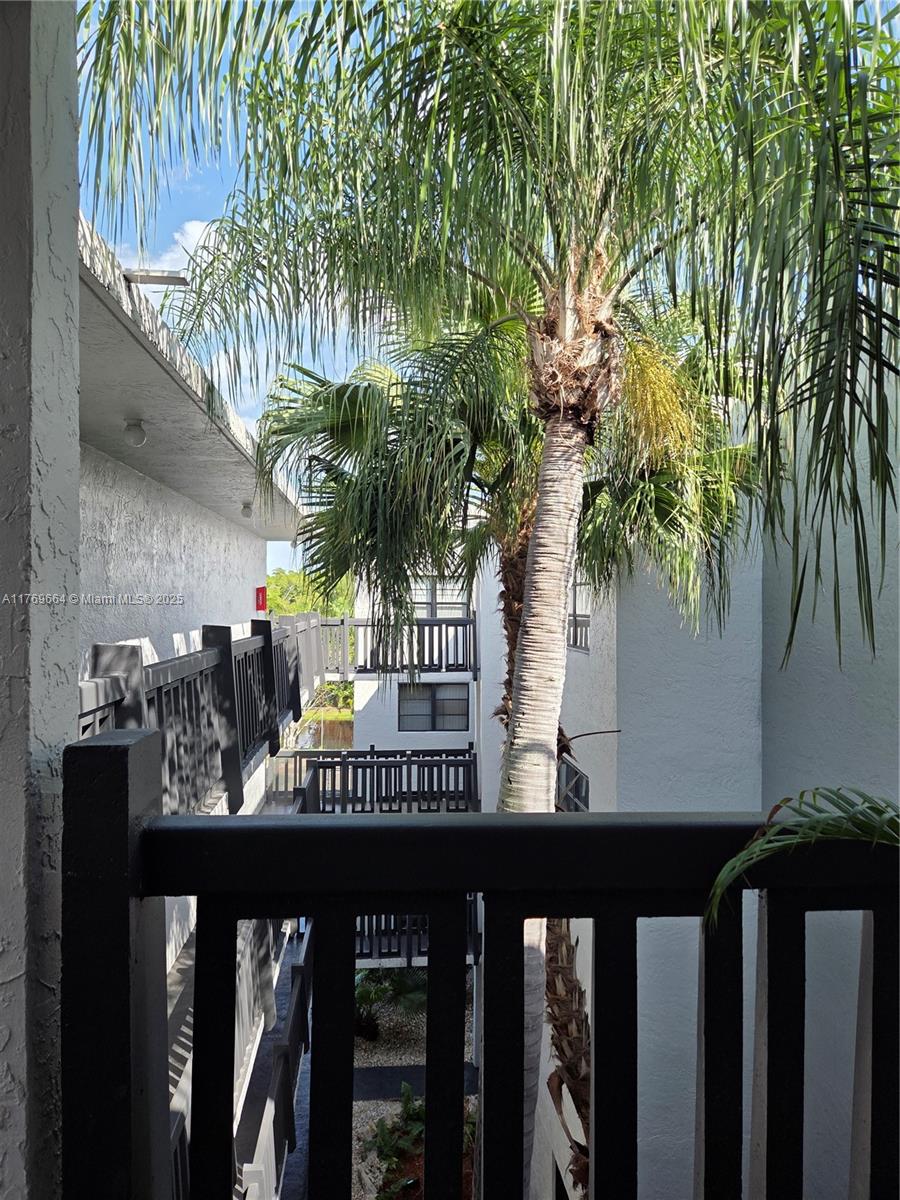 1021 Mockingbird Lane, Unit 411 Plantation, FL 33324 - Photo 32 of 42